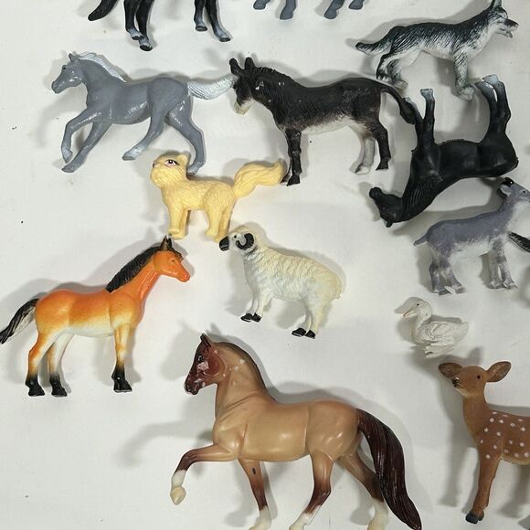 Lot of 86 Plastic Animal Minature Toys Figures Horse Dog Zebra Farm HIppo - Picture 4 of 14